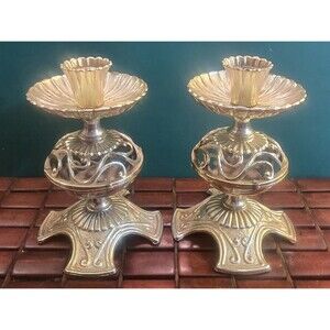 Vintage Ornate Dilly Mfg. Goldtone Hollywood Regency Style Candleholders 7"x5"